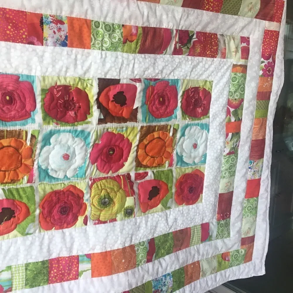 NWT. Hand Crafted Bright Poppies Quilt